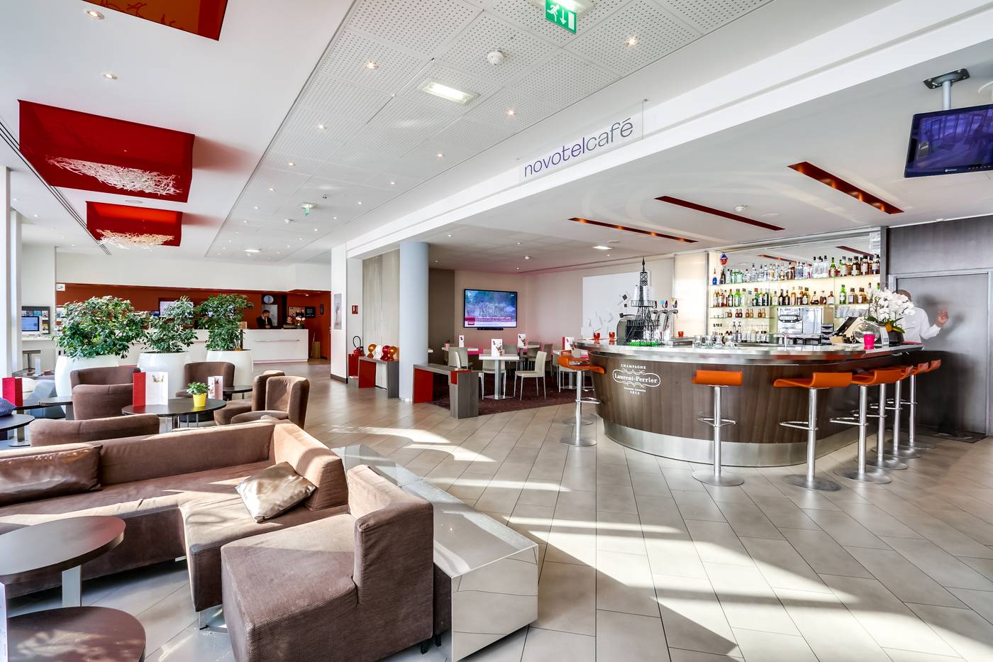Novotel-Paris-Centre-Gare-Montparnasse-Bar-4
