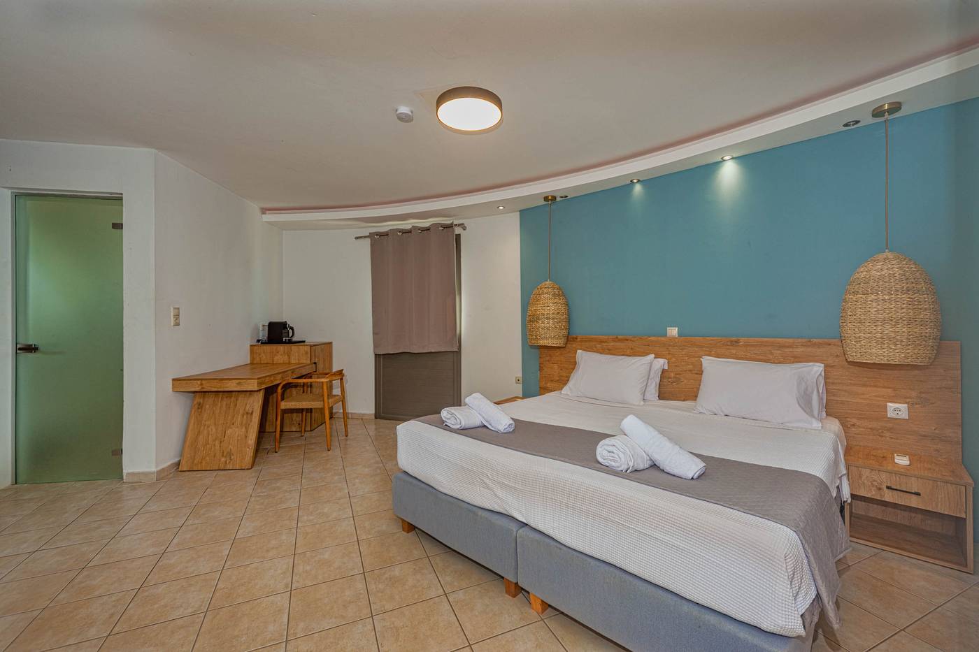 Island-Beach-Resort-Room-16