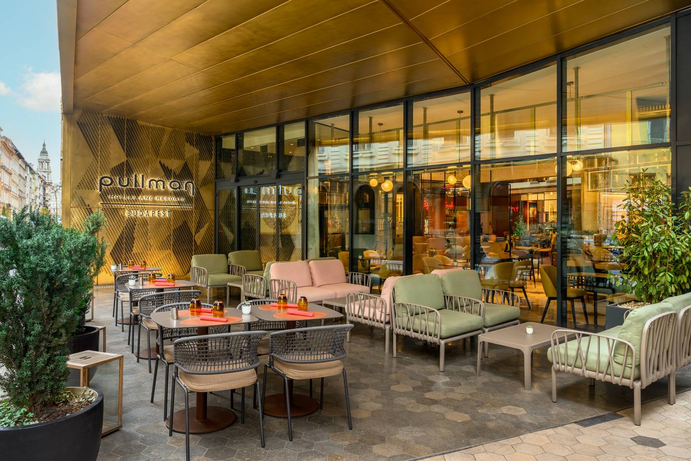Pullman-Budapest-Terrace-7