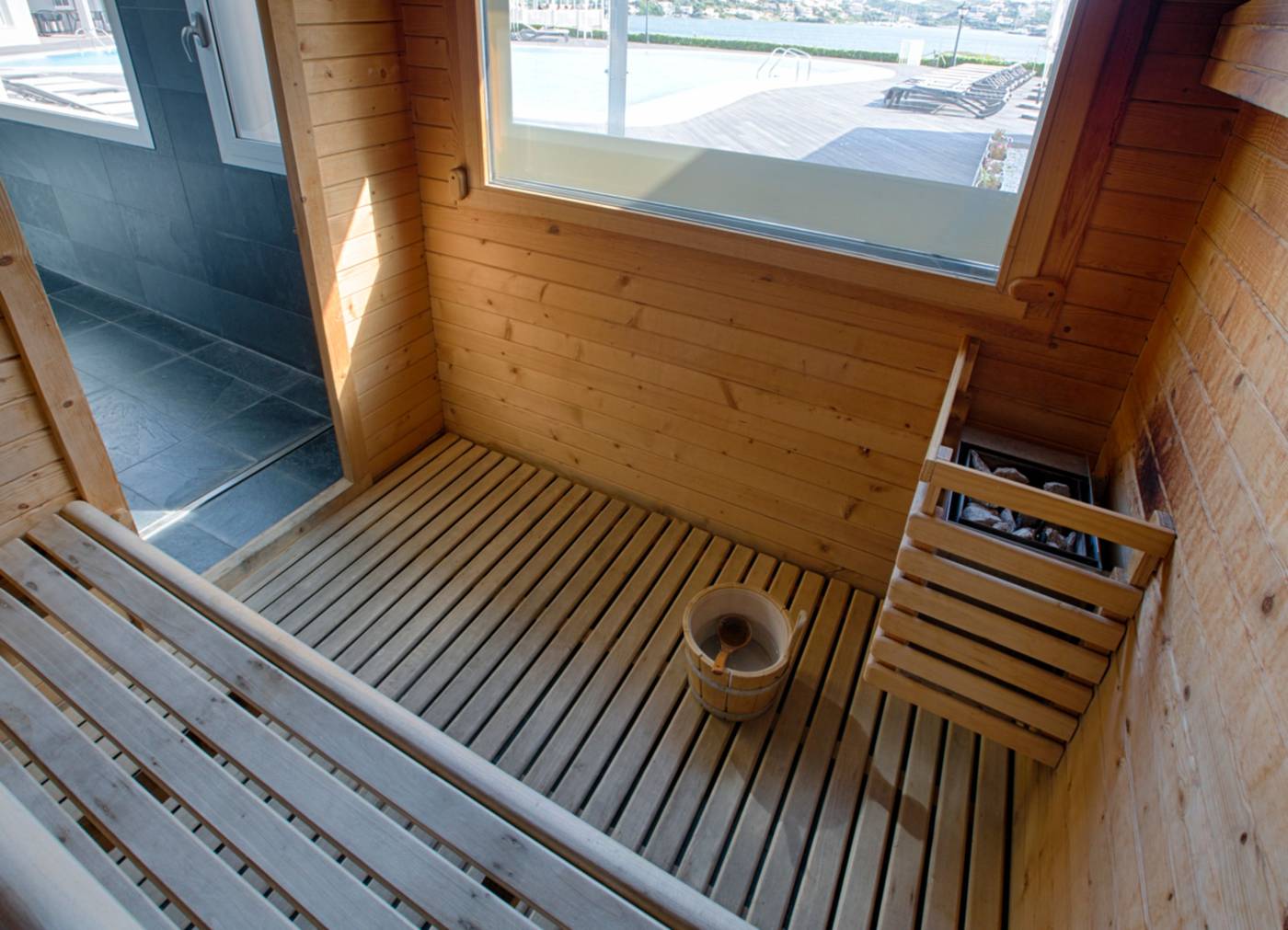 Artiem-Carlos-III-Sports-and-Entertainment-40