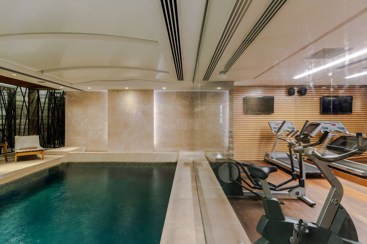 Levni-Hotel---Spa-Pool-66