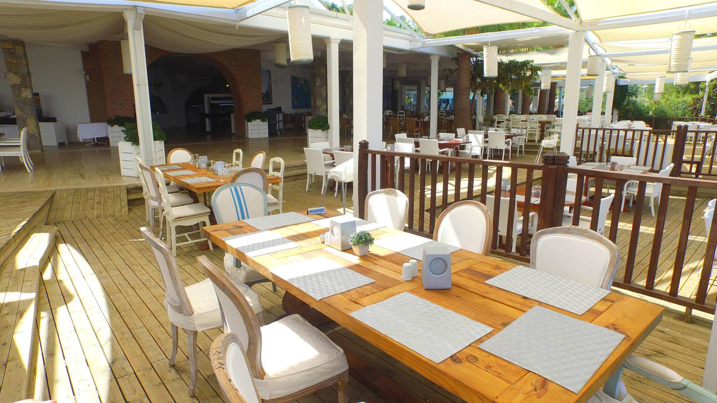 Blue-Dreams-Resorts---Spa-Restaurant-18