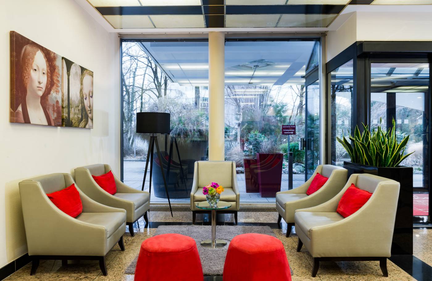 Leonardo-Hotel-Munich-Arabellapark-Lobby-13