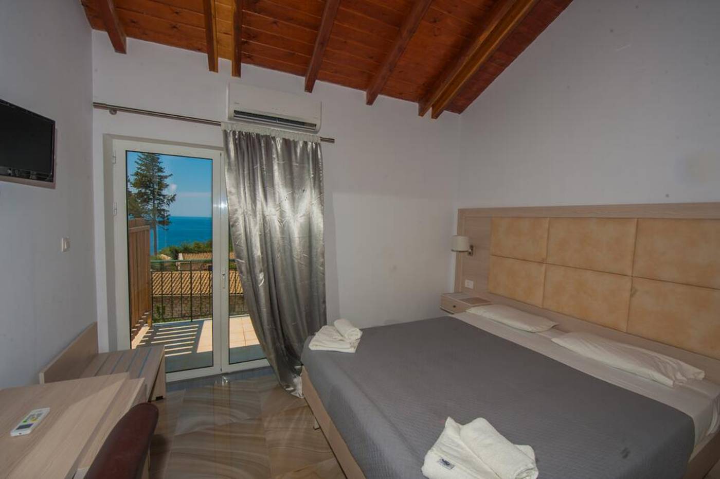 Blue-Princess-Beach-Hotel---Suites-Room-11