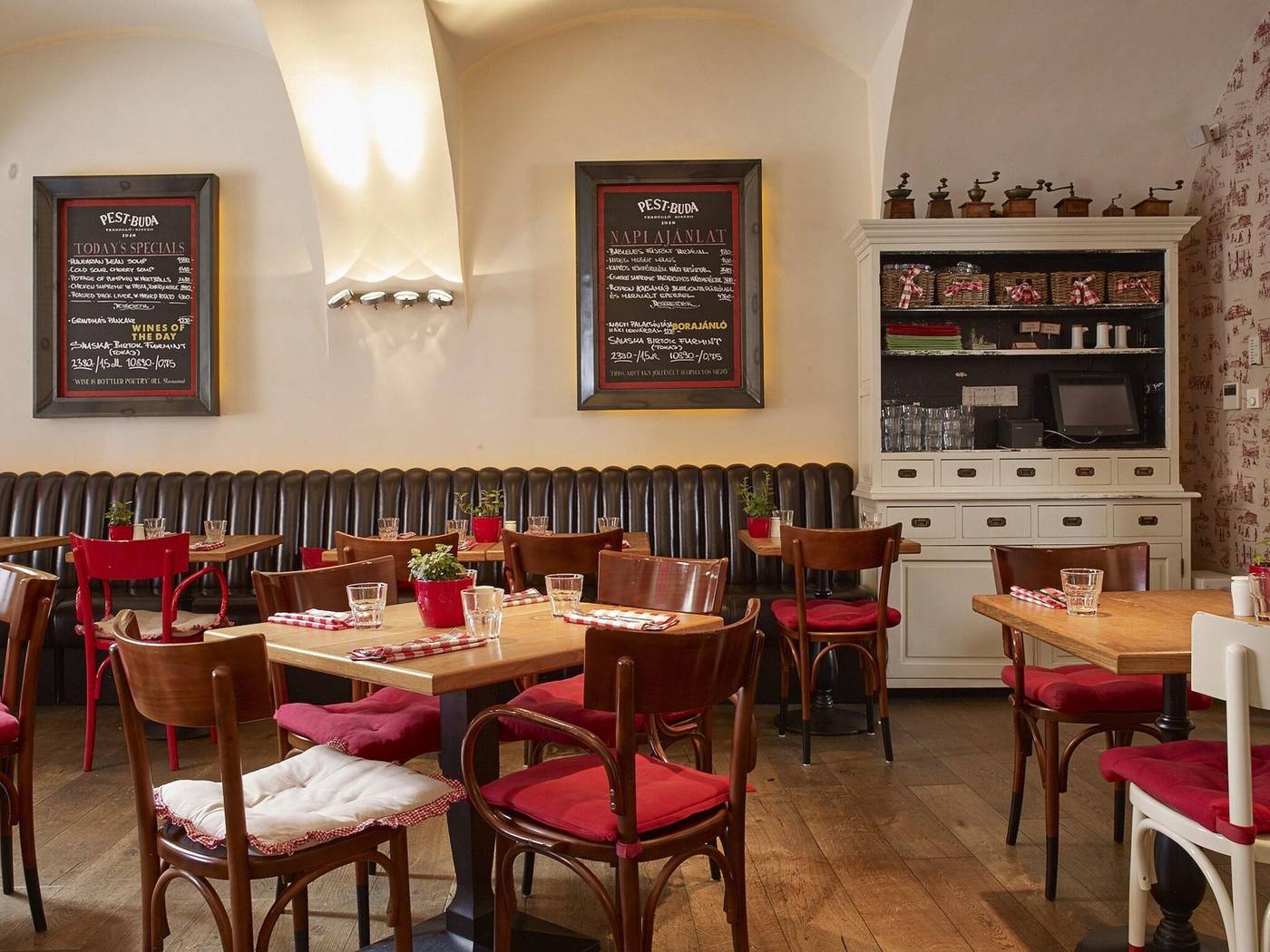 Pest-Buda-Hotel---Design---Boutique-Restaurant-42