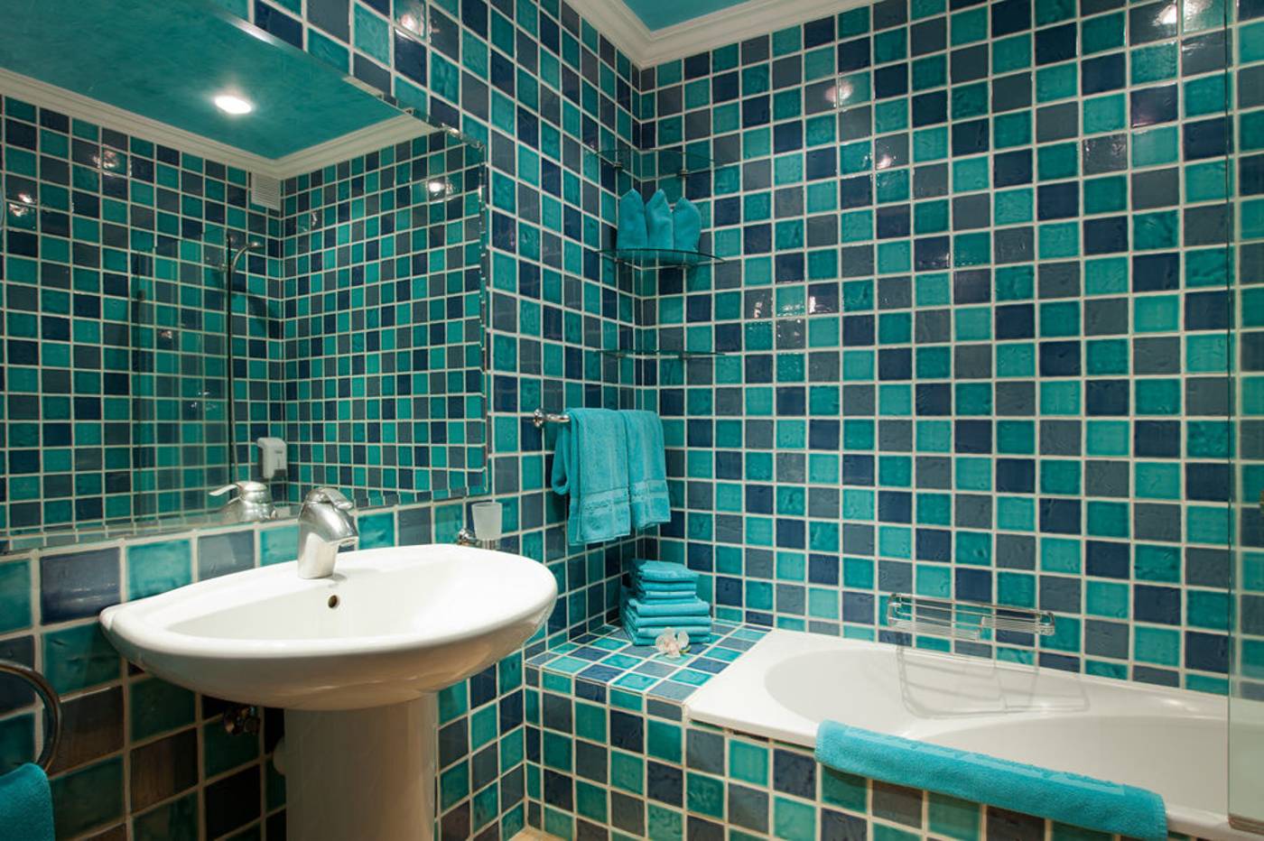 Regency-Country-Club-Room-34