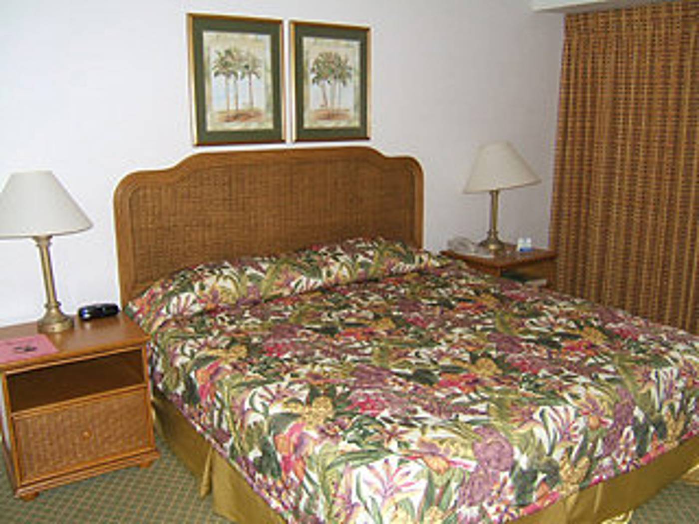 Castaways Resort & Suites