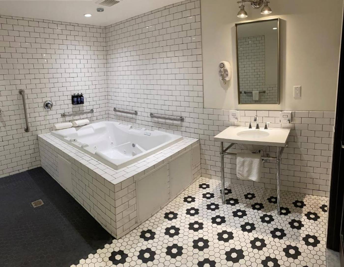 Hollywood-Hotel-Room-31