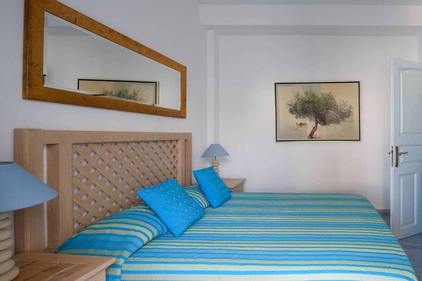 Alesahne-Beach-Room-18