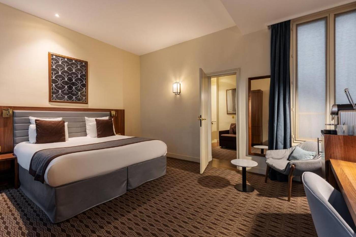 Hotel-Mayflower-Opera-Room-18