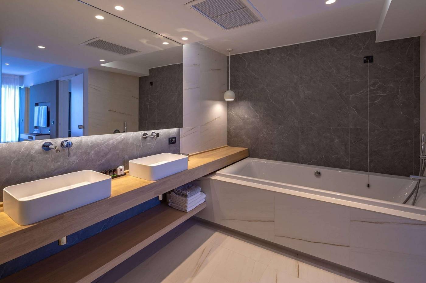 Skiathos-Palace-Hotel-Room-43