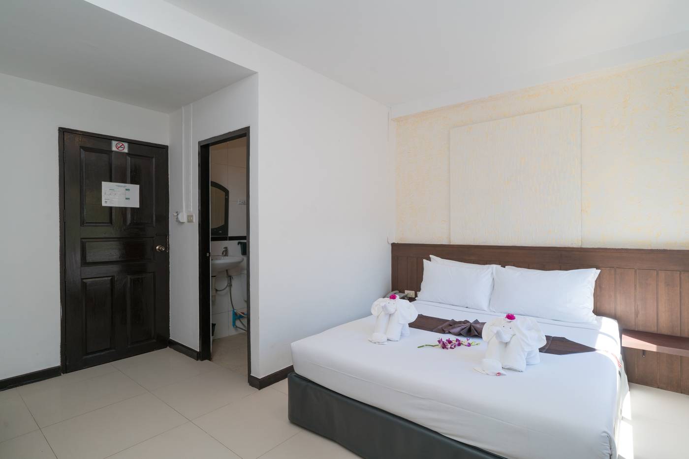 Patong-Swiss-Room-20
