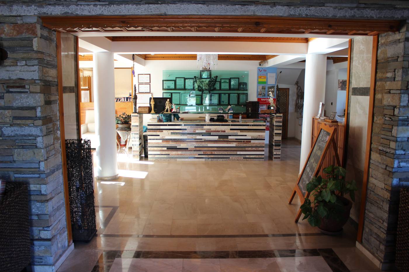 BC-Spa-Hotel-Lobby-50