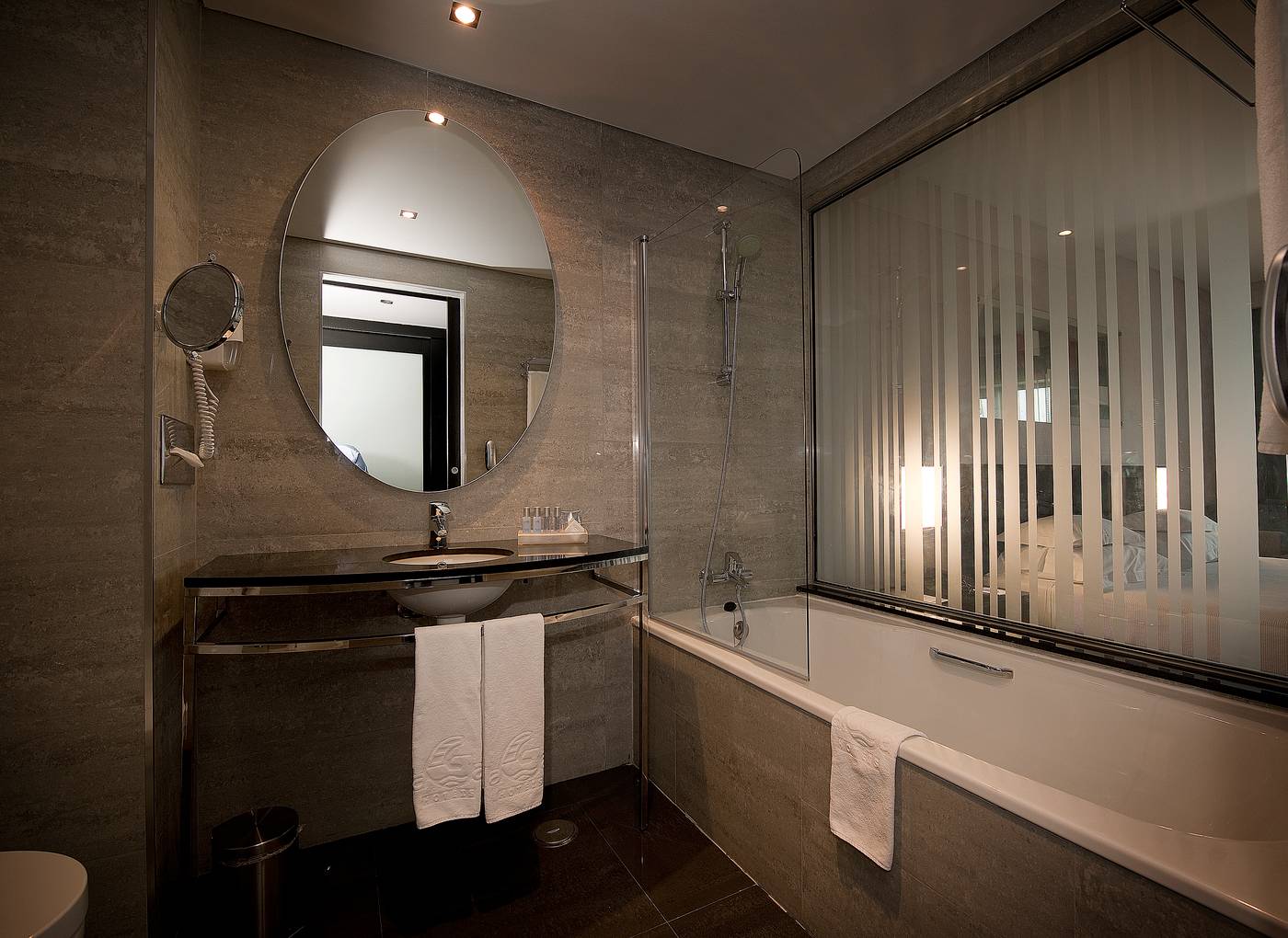 Vila-Gale-Lagos-Room-18