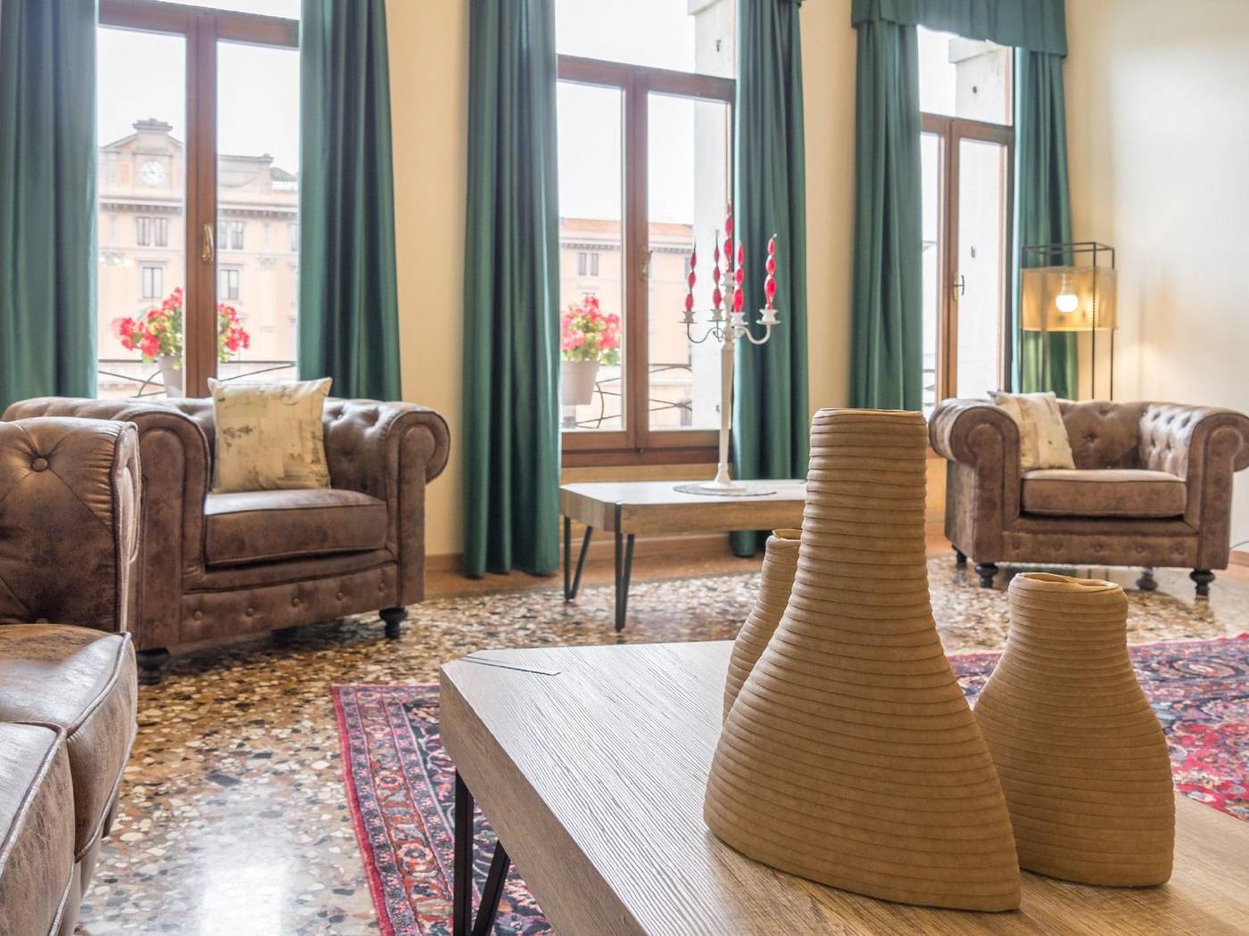 Grand-Canal-Suites-Bar-4