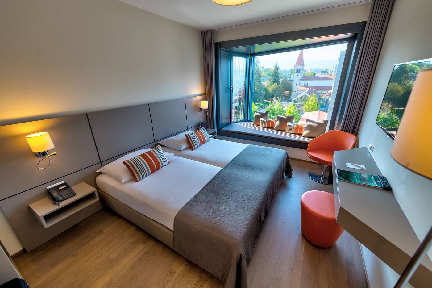 Lake-Geneva-Hotel-Room-6