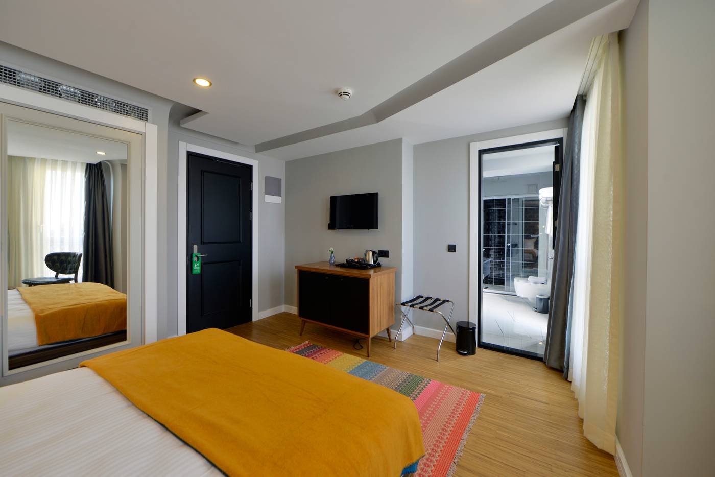 Poem-Special-Hotel-Room-5