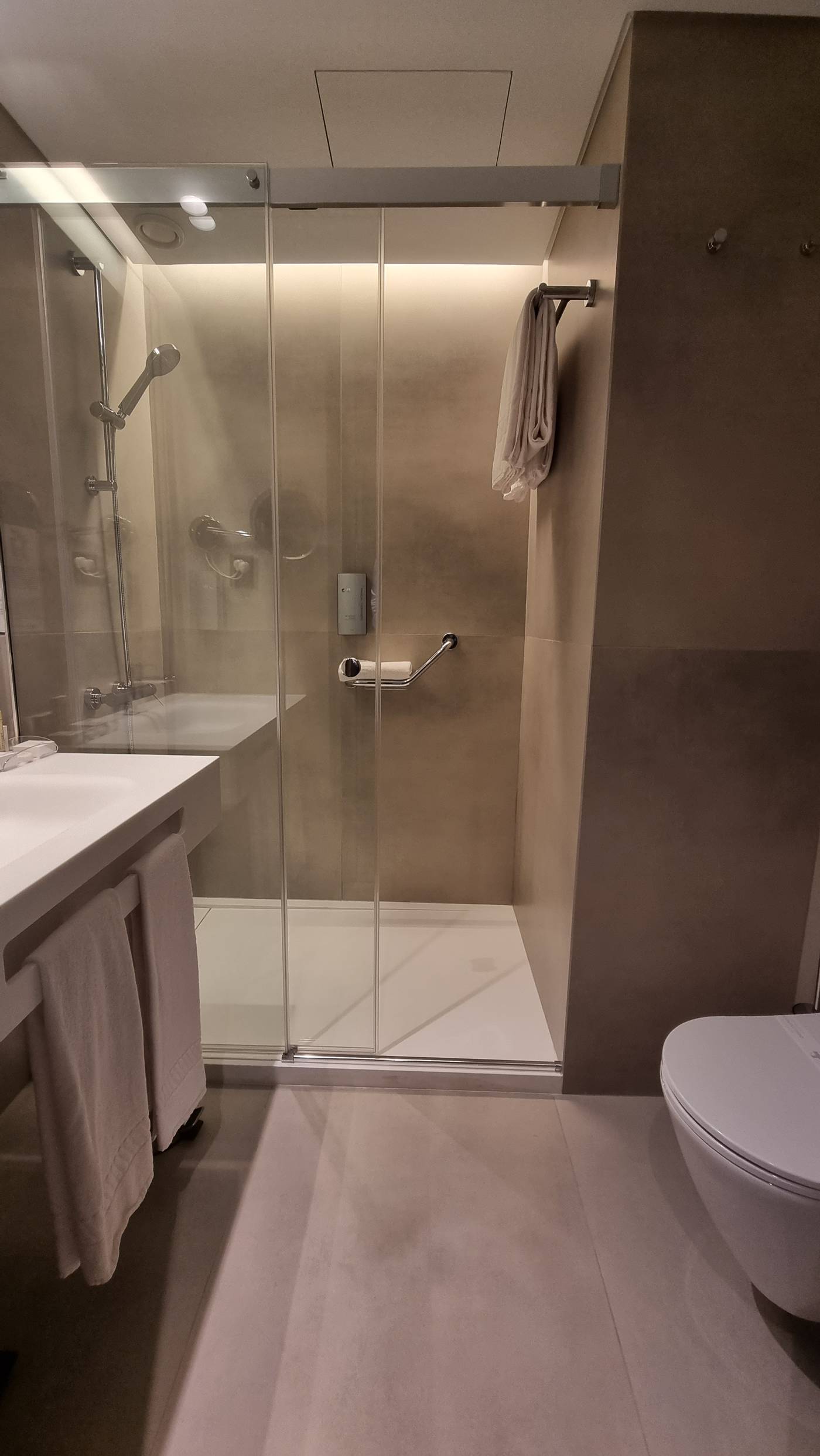 Principe-Avila-Room-46