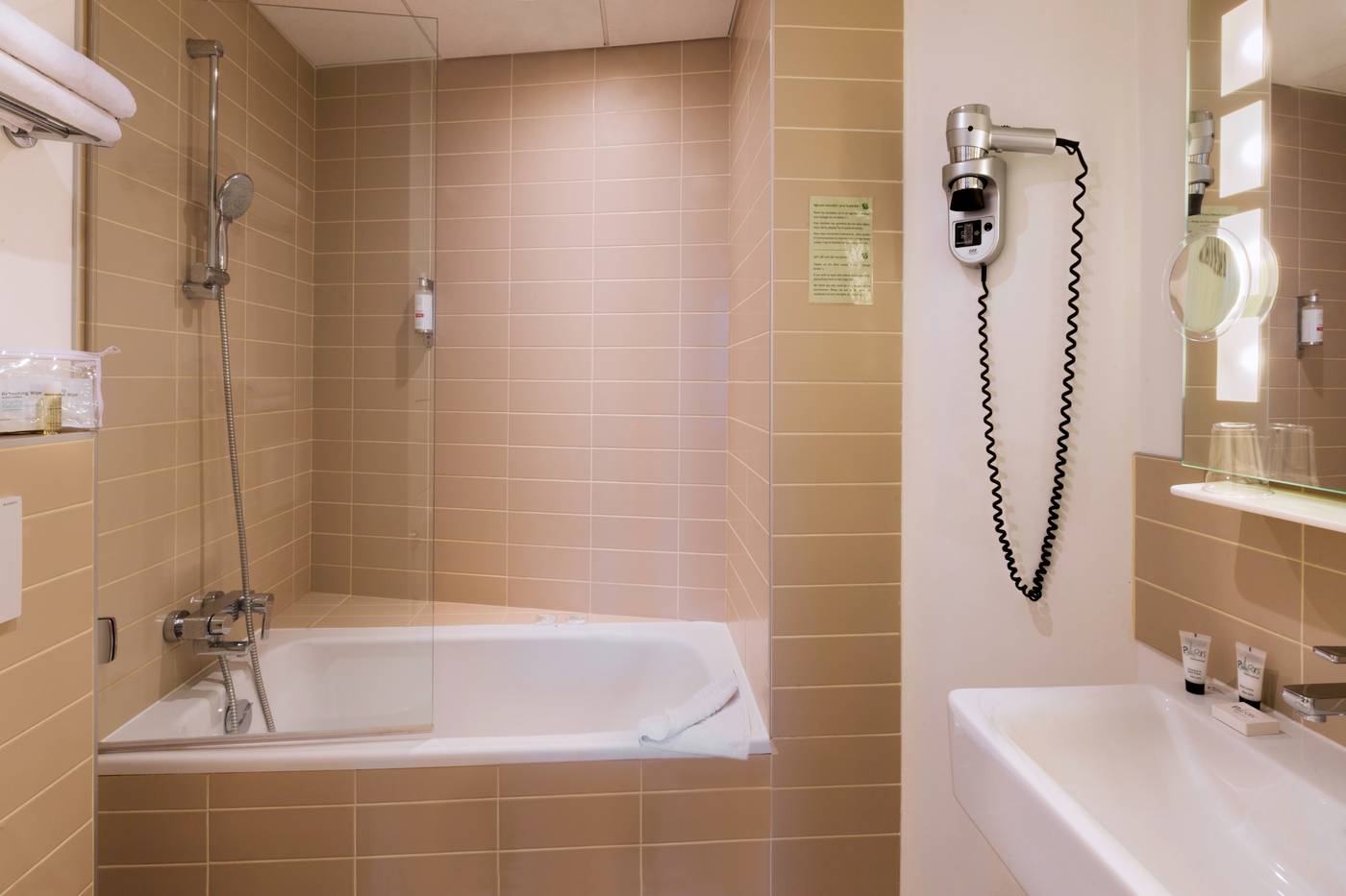 Contact-Hotel-Alize-Montmartre-Room-19