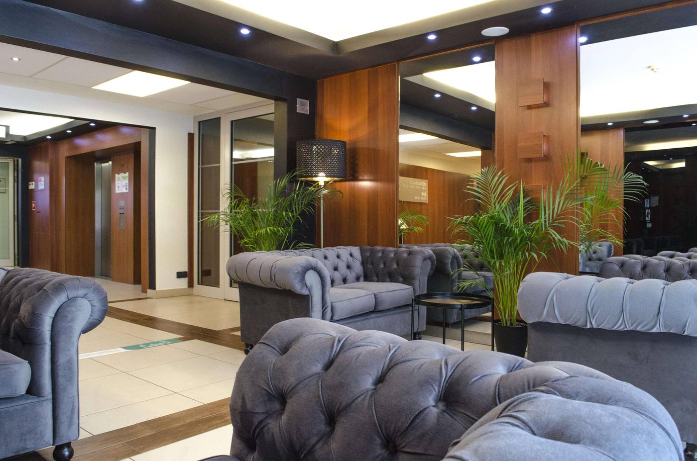 Best-Western-Hotel-Portos-Lobby-1