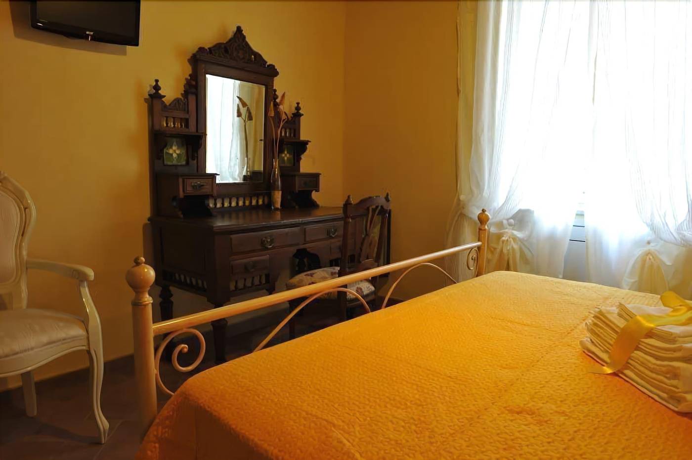 Bed & Breakfast Viziottavo-Italy-CASTIGLION FIORENTINO-Room-2