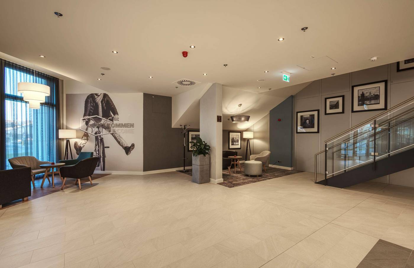 Hampton By Hilton Stuttgart City Centre-Germany-Stuttgart-Lobby-10