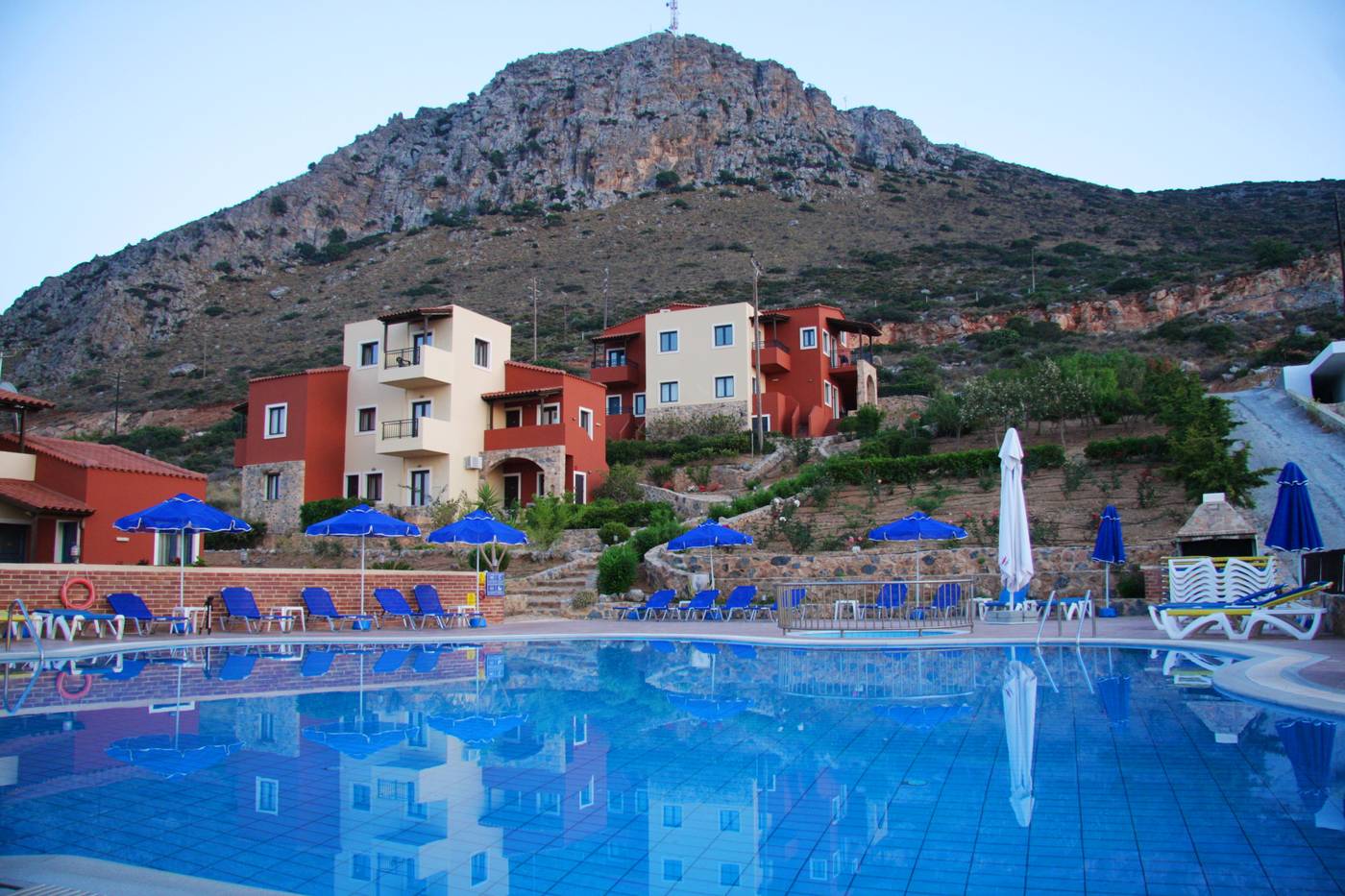 Driades-Apartments-Pool-5