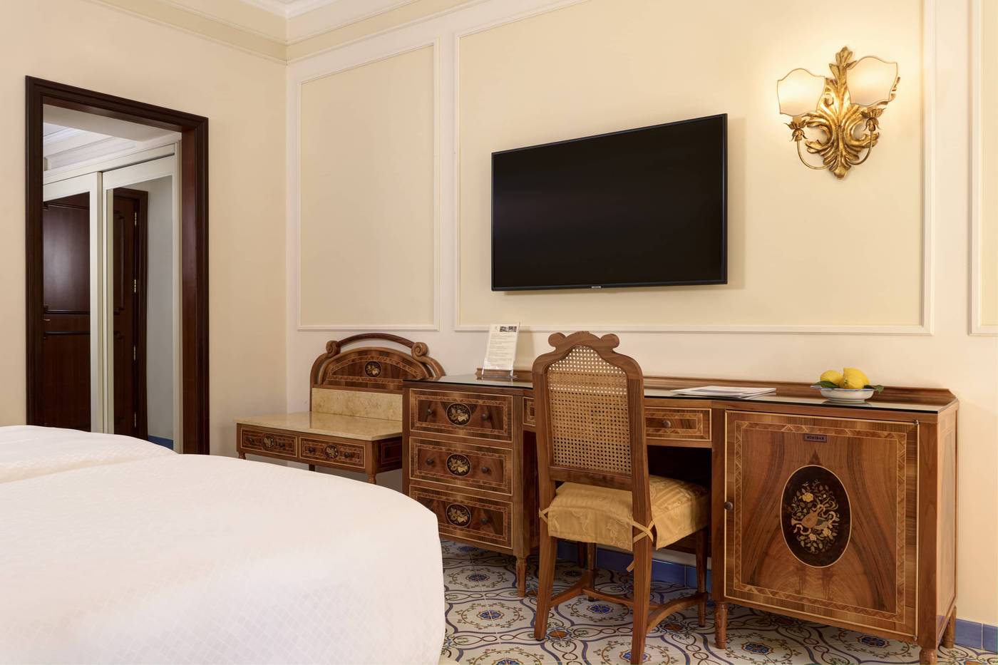 Grand-Hotel-de-la-Ville-Room-32