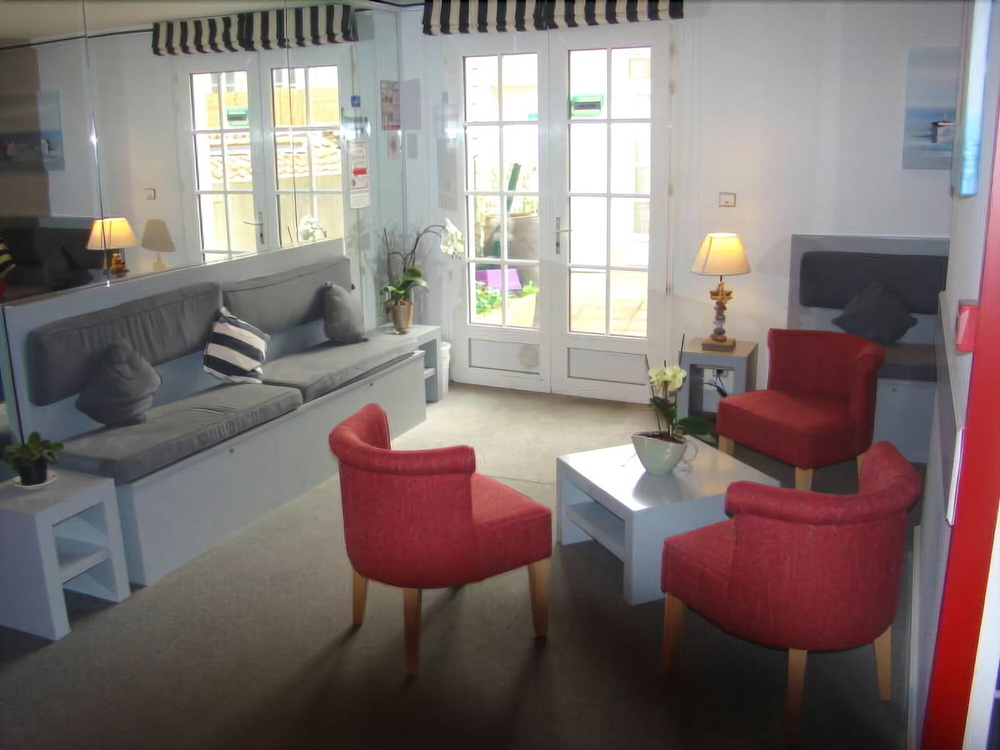 Hotel Du Port-France-SAINT-MARTIN-DE-RE-Lobby-4