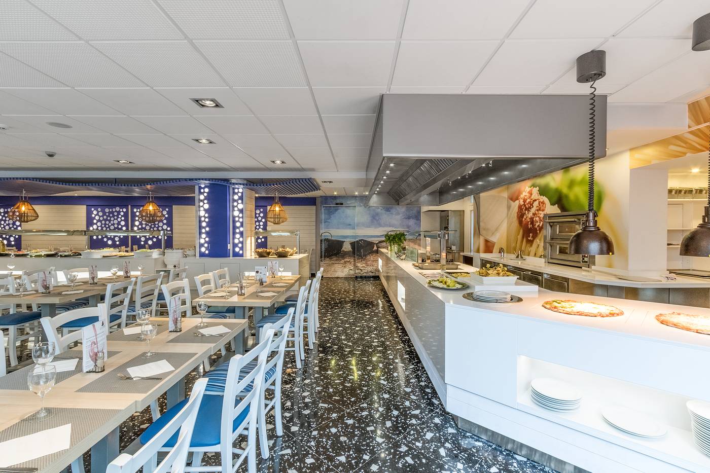 Apartamentos-Neptuno-Calella-Restaurant-31
