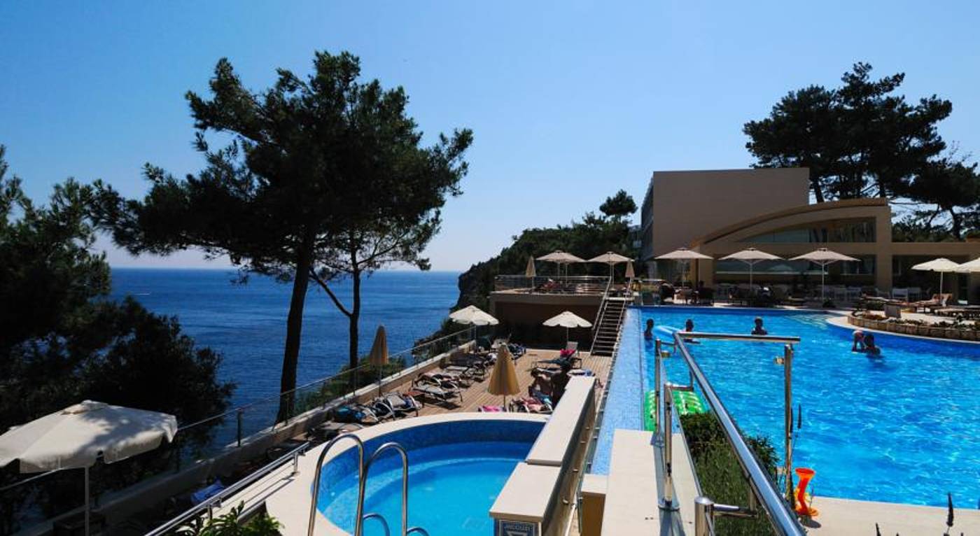 Akrotiri-Beach-Pool-2