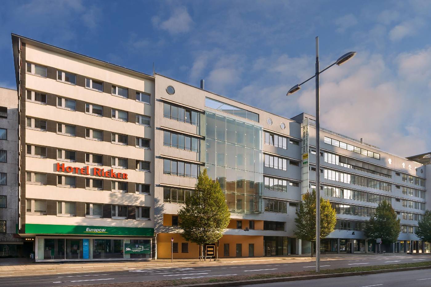 Novum Hotel Stuttgart Hauptbahnhof - Rieker-Germany-STUTTGART-General view-2