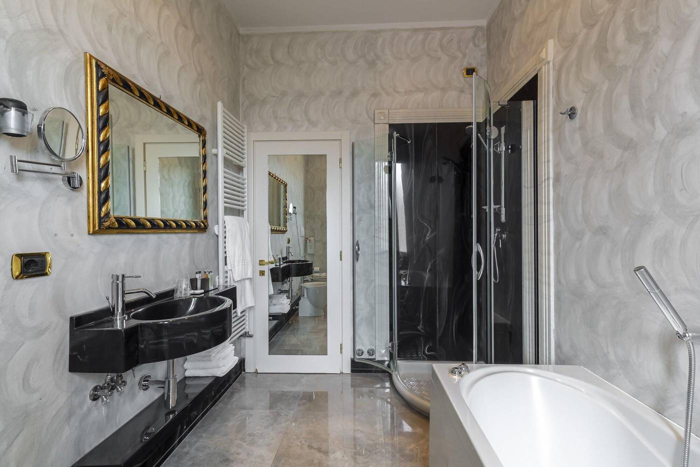 Columbia-Charming-Spa-Room-72