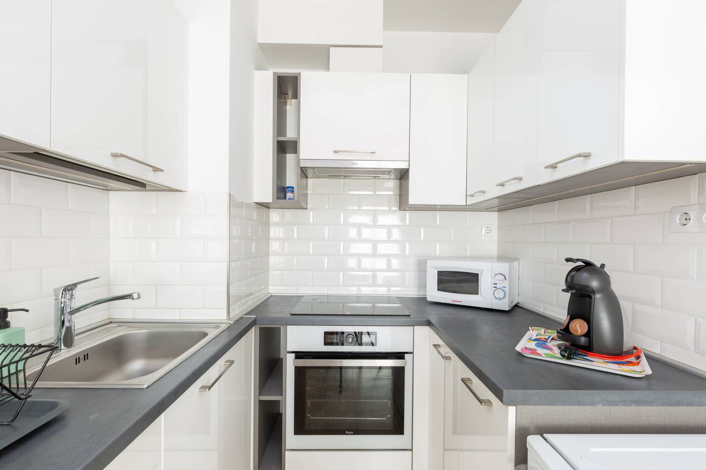 Vagabond-Broadway-Room-35