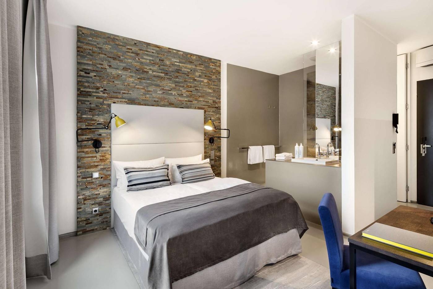 Lux-11-Berlin-Mitte-Room-18