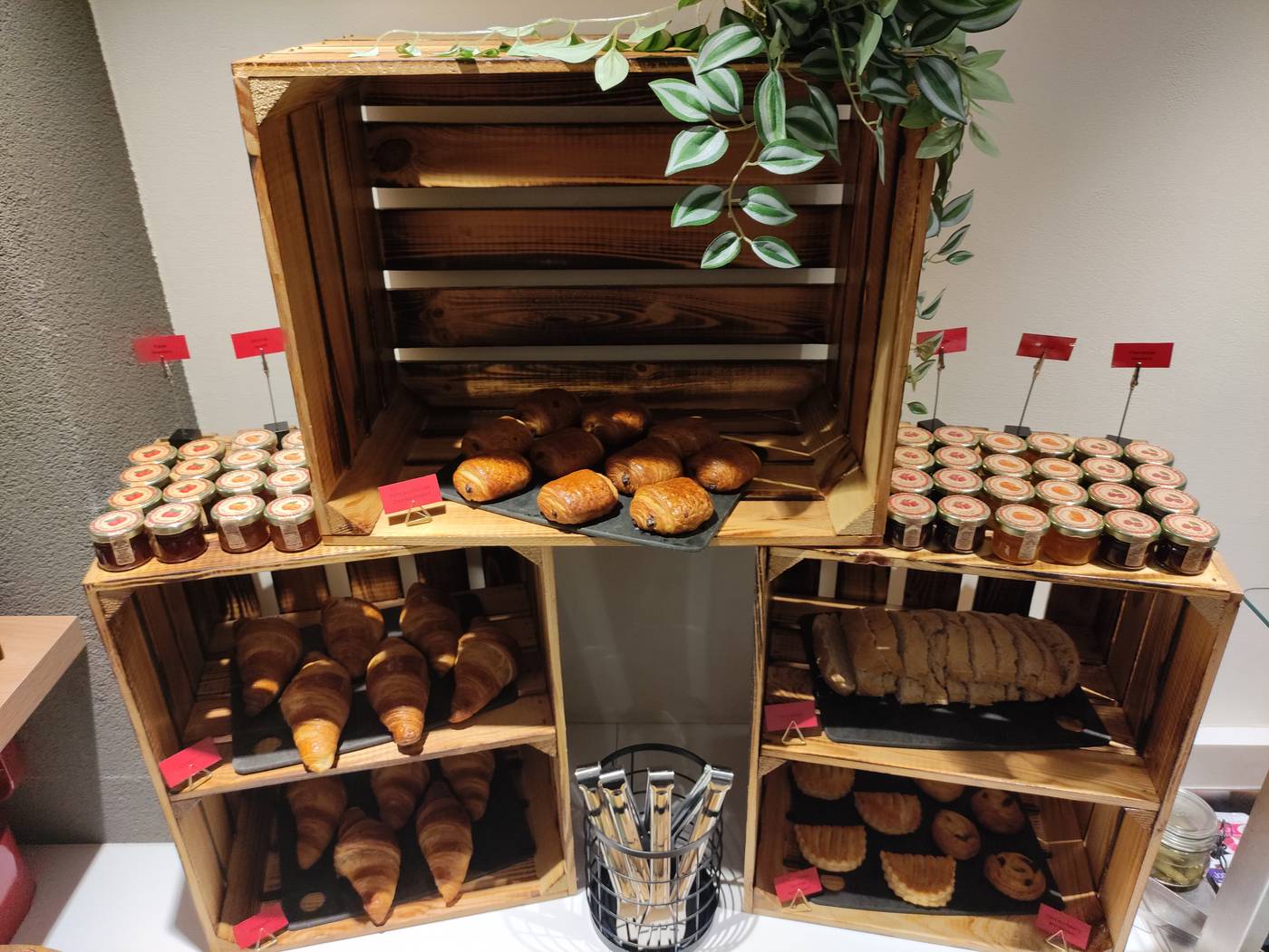 Home-Swiss-Hotel-Restaurant-59