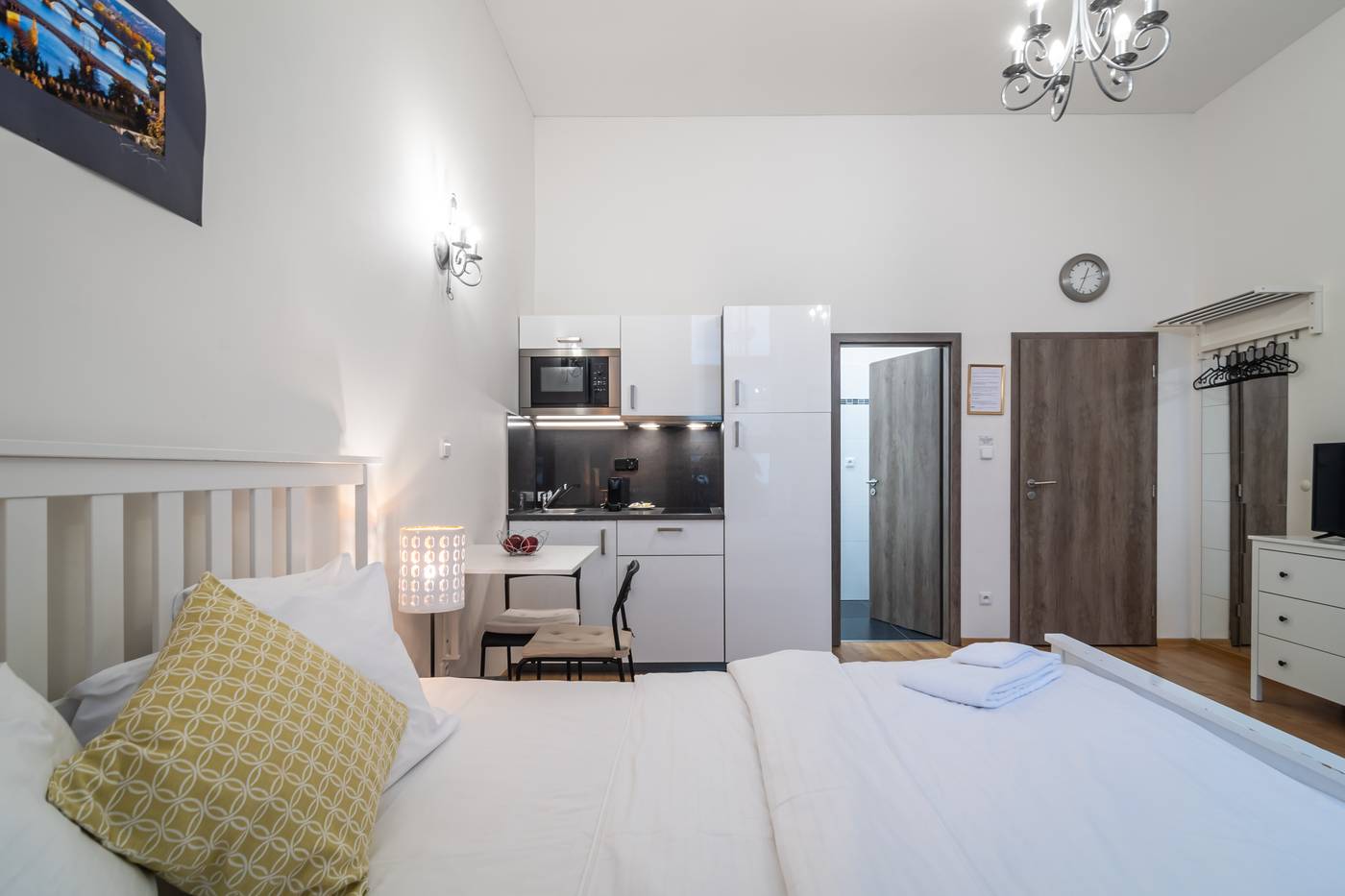 Royal-Road-Residence-Room-48