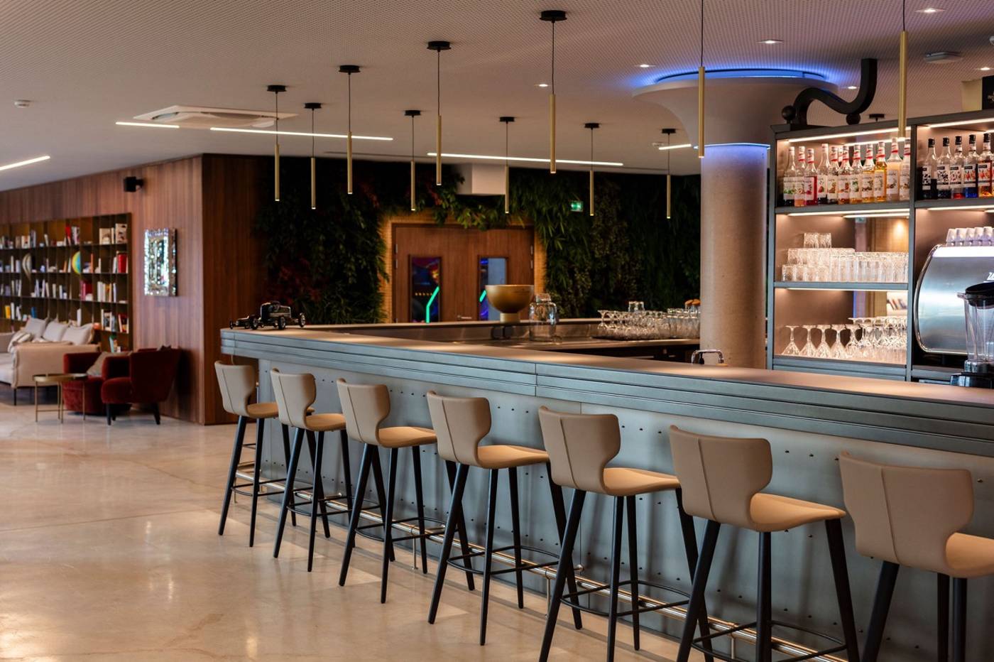 Ki-Space-Hotel---Spa-near-Disneyland-Paris-Bar-14