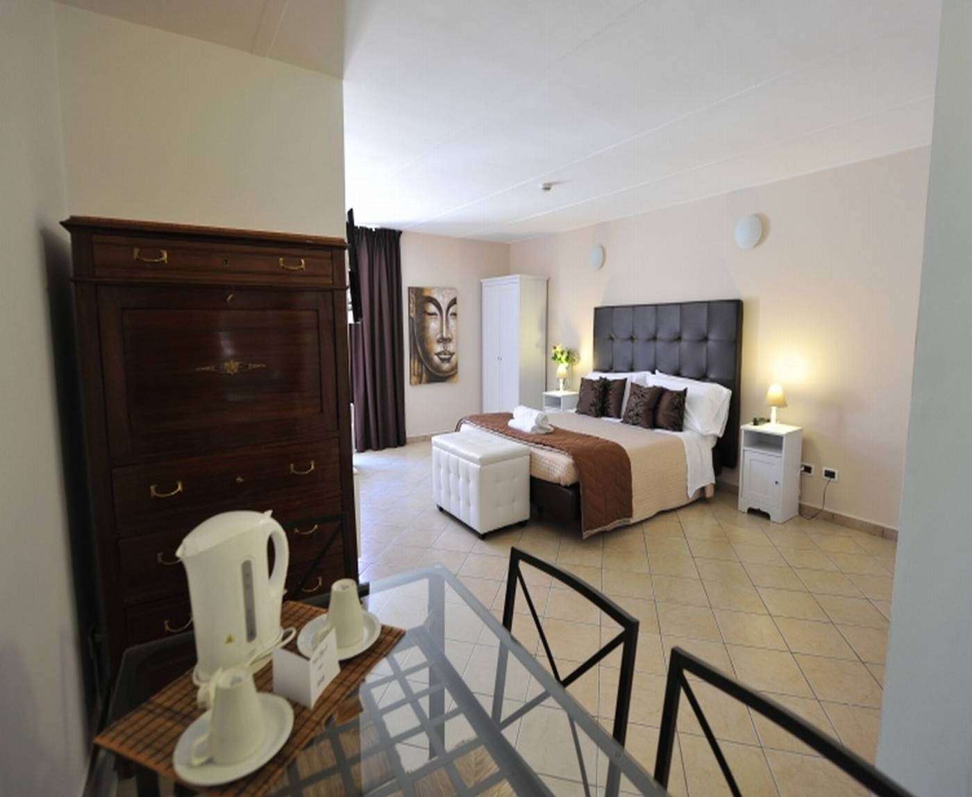 Rivoli-Sorrento-Room-8