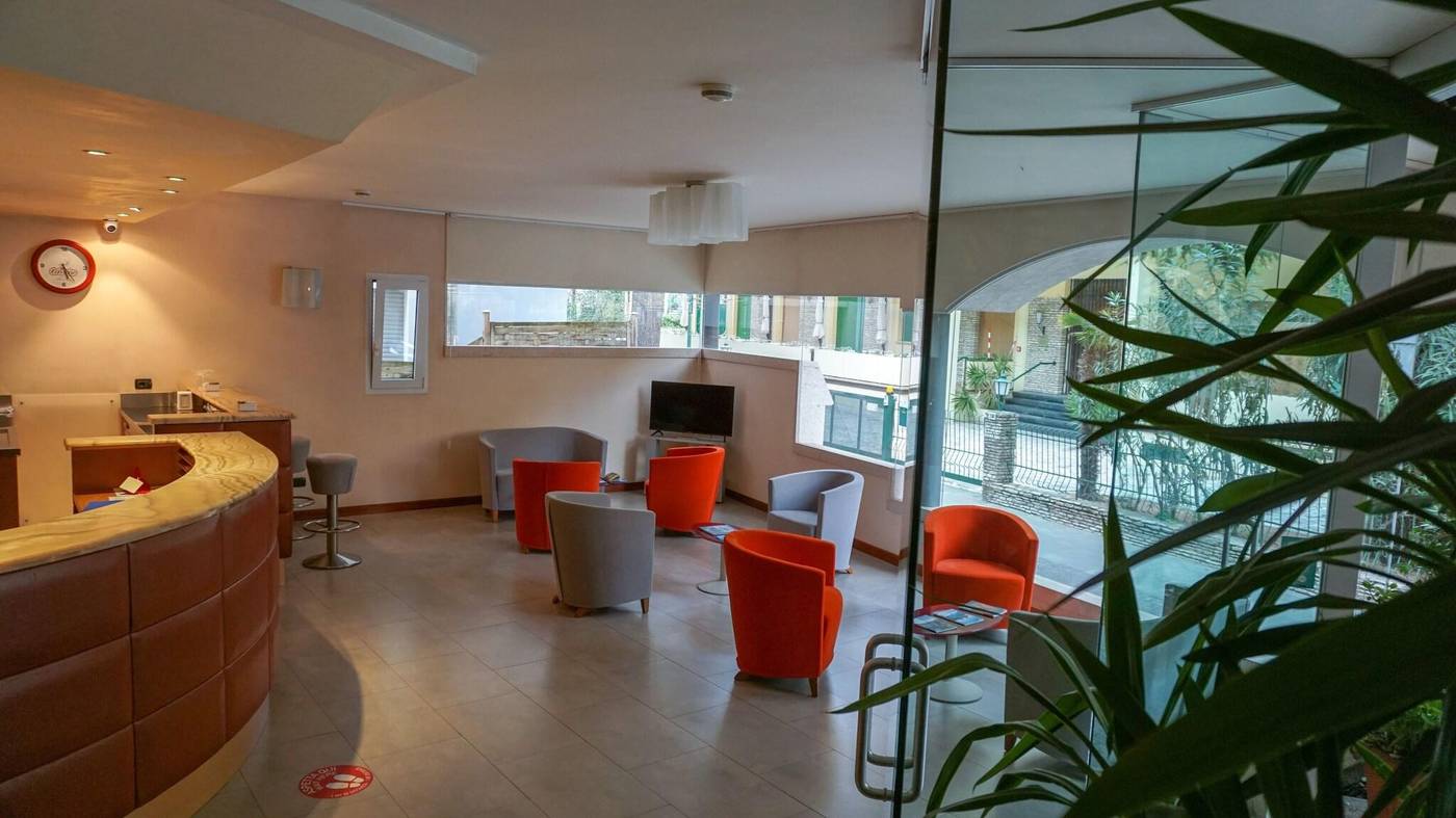 Hotel Mavino-Italy-SIRMIONE-Lobby-4