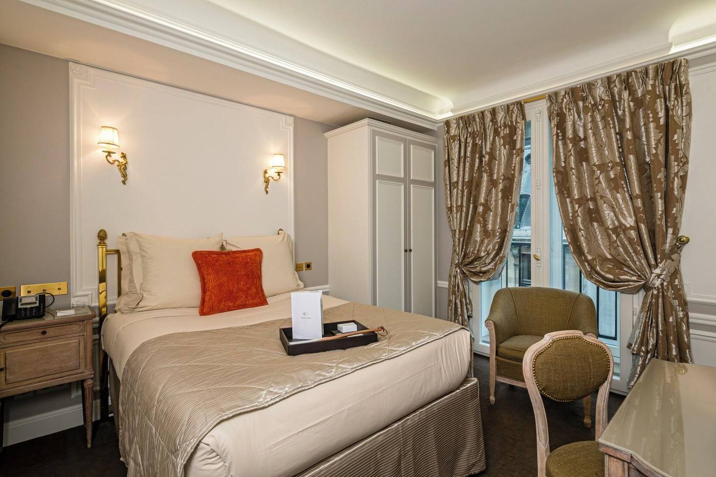 Regina-Hotel-Room-31