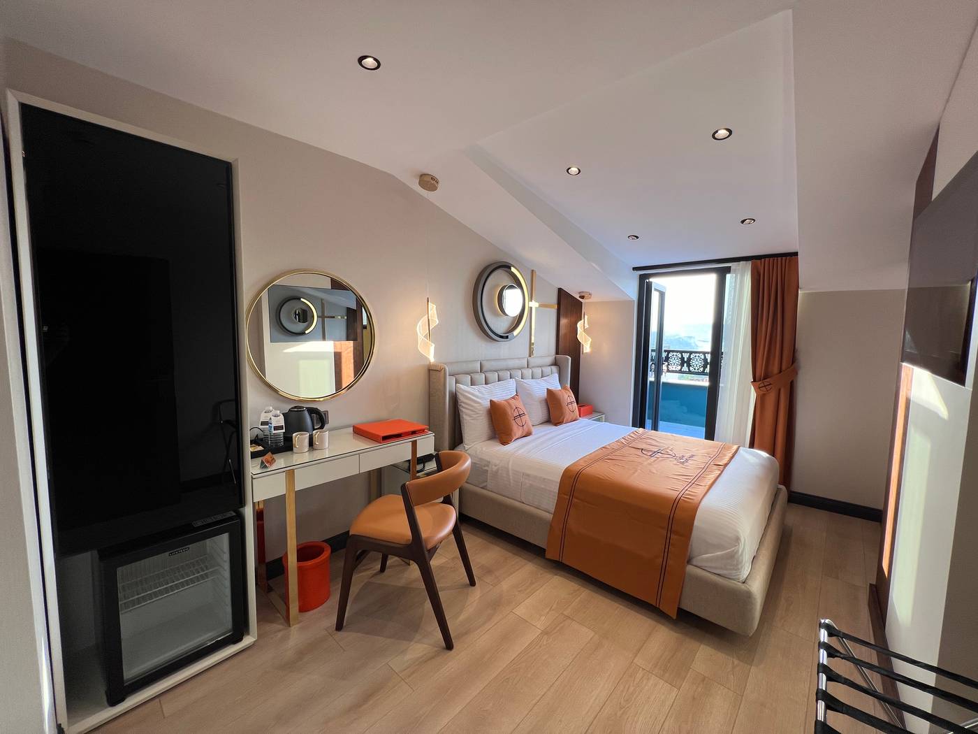 Elysian-Airport-Hotel-Room-3