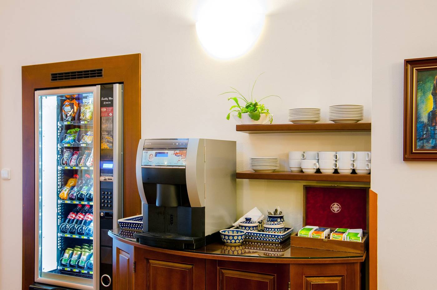 Cloister-Inn-Lobby-13