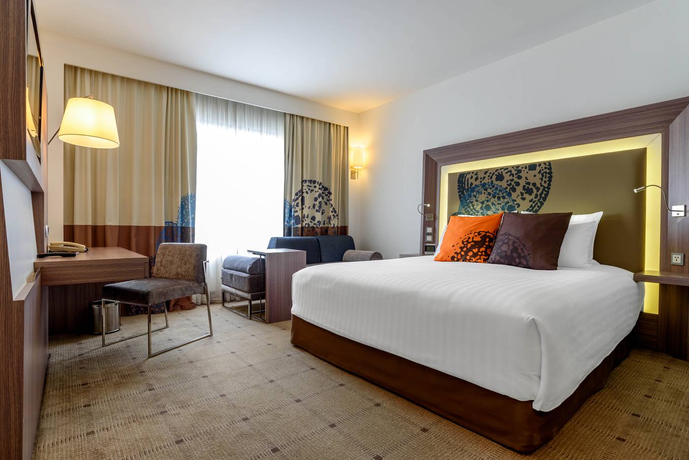 Novotel-Bangkok-on-Siam-Square-Room-26