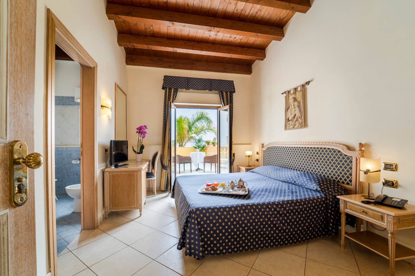Hotel-Villa-Romana-Room-9