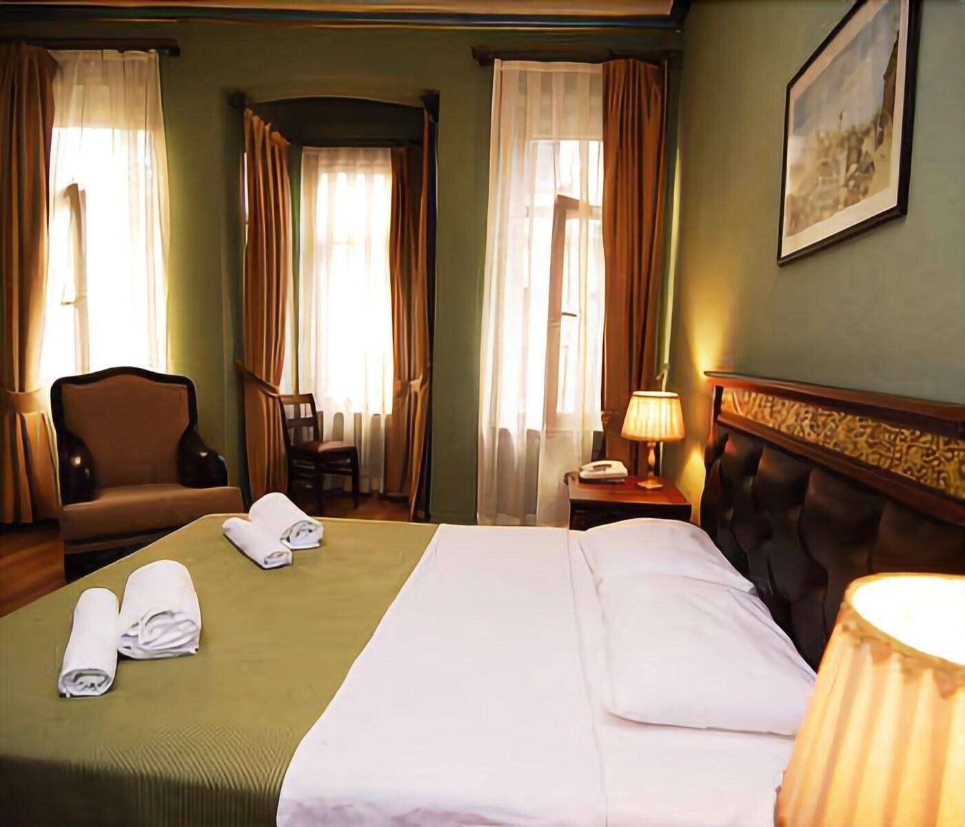 Istanbul-Shamrock-Hotel-Room-6