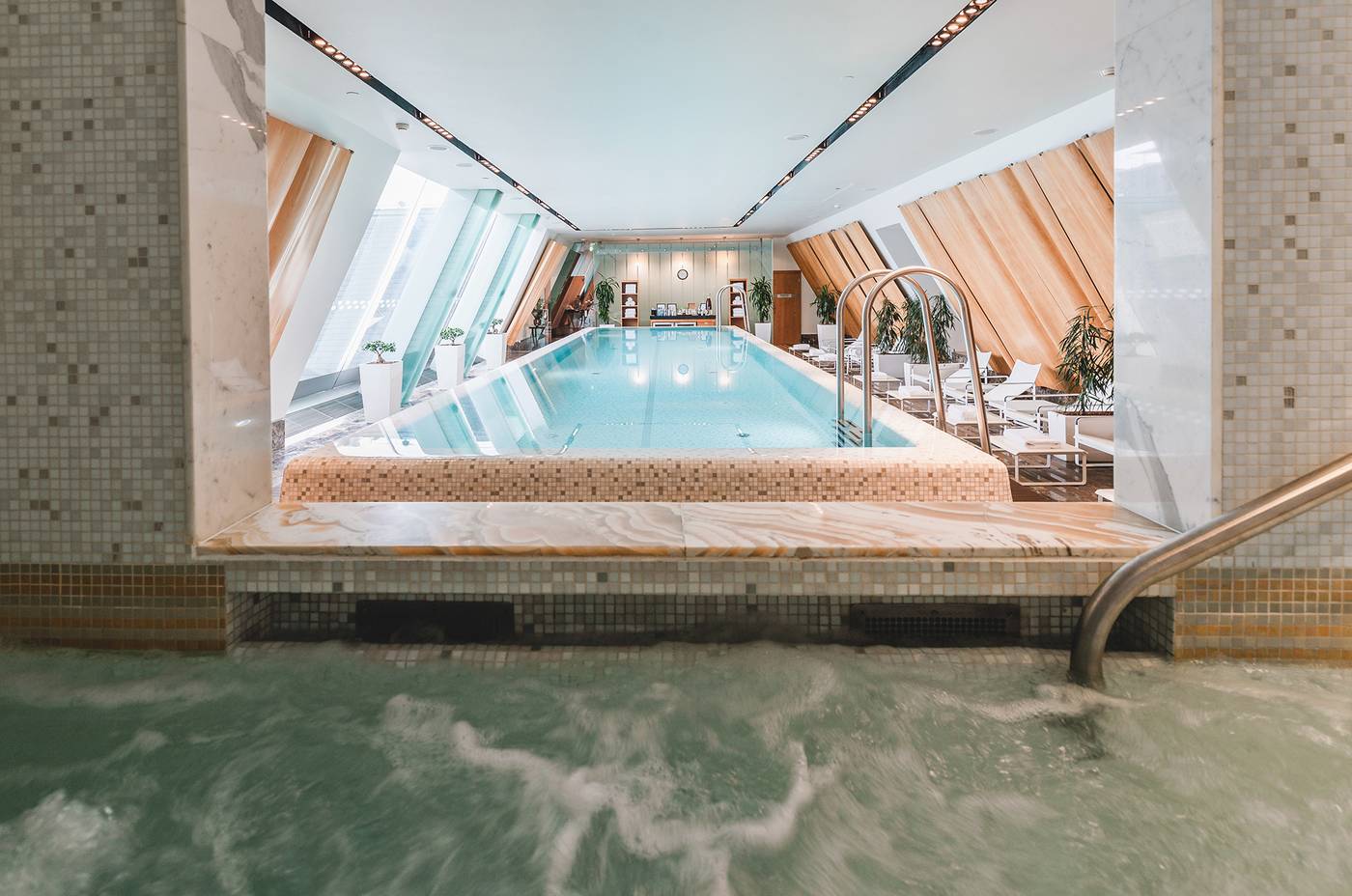 Four-Seasons-Hotel-Budapest-Pool-31