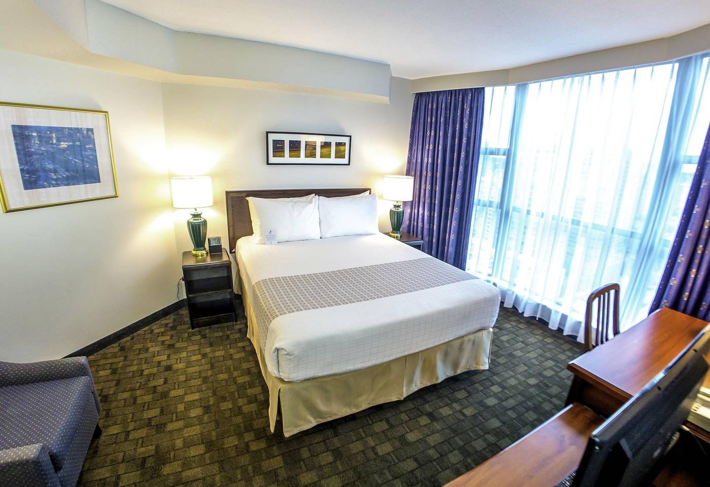 Rosedale-On-Robson-Suites-Hotel-Room-26