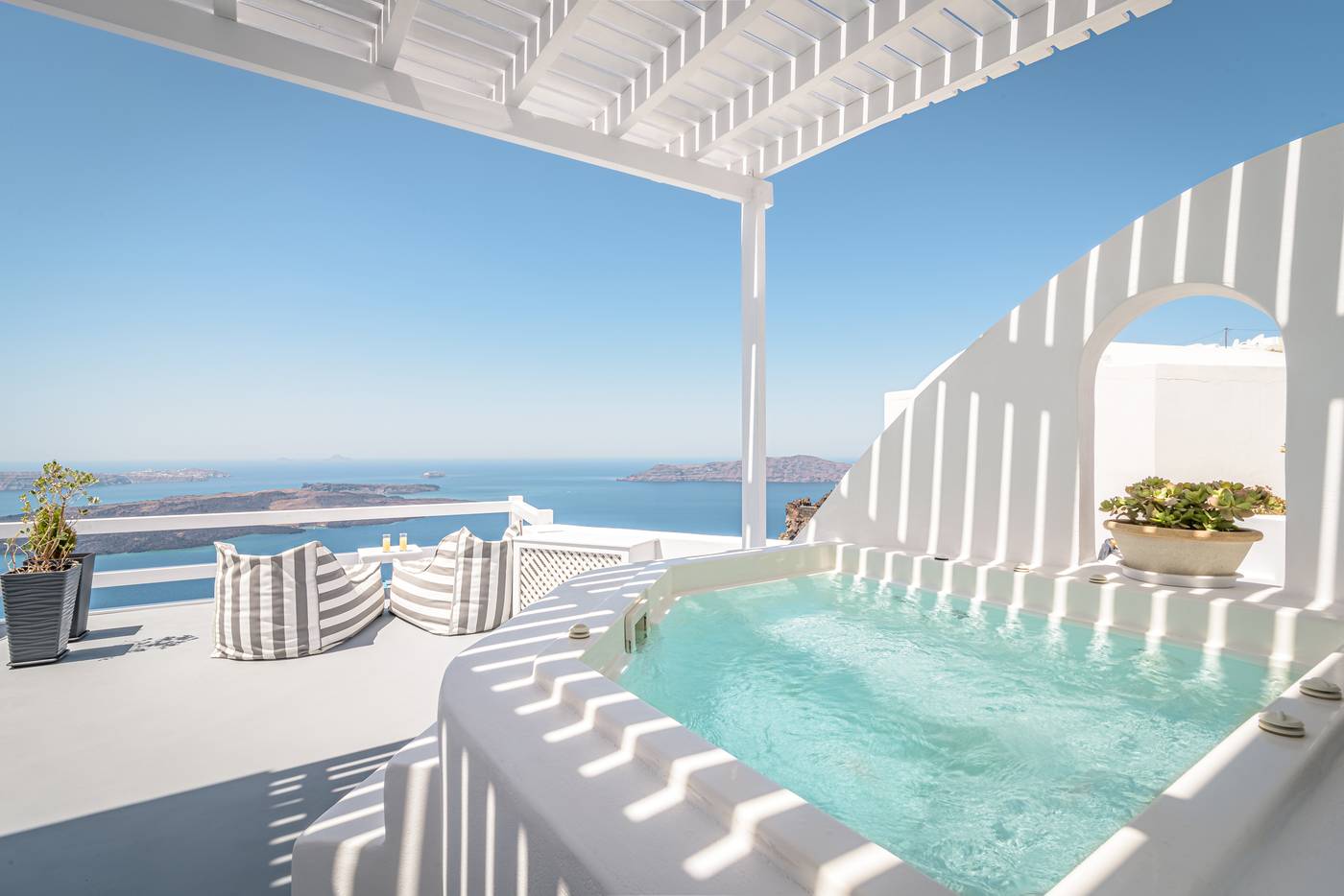 Avianto-Luxury-Suites-Room-35