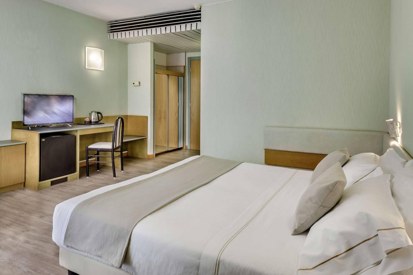 BEST-WESTERN-Hotel-Residence-Italia-Room-7